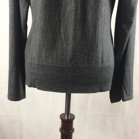 EUC Ann Taylor V-neck Sweater with Bell Sleeves Size M - Picture 6 of 8